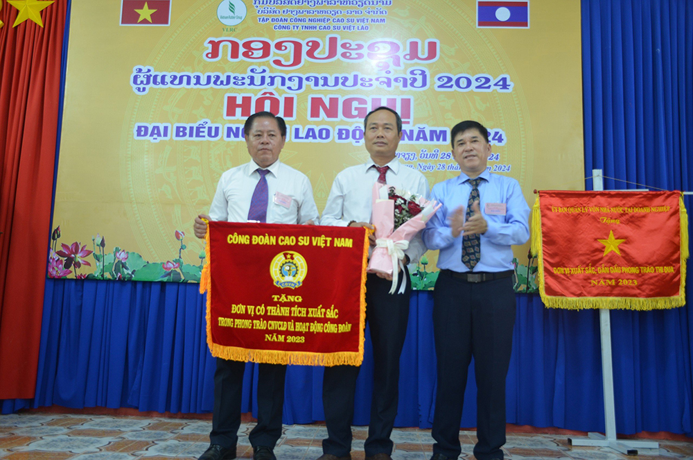 hình ảnh cao su việt lào